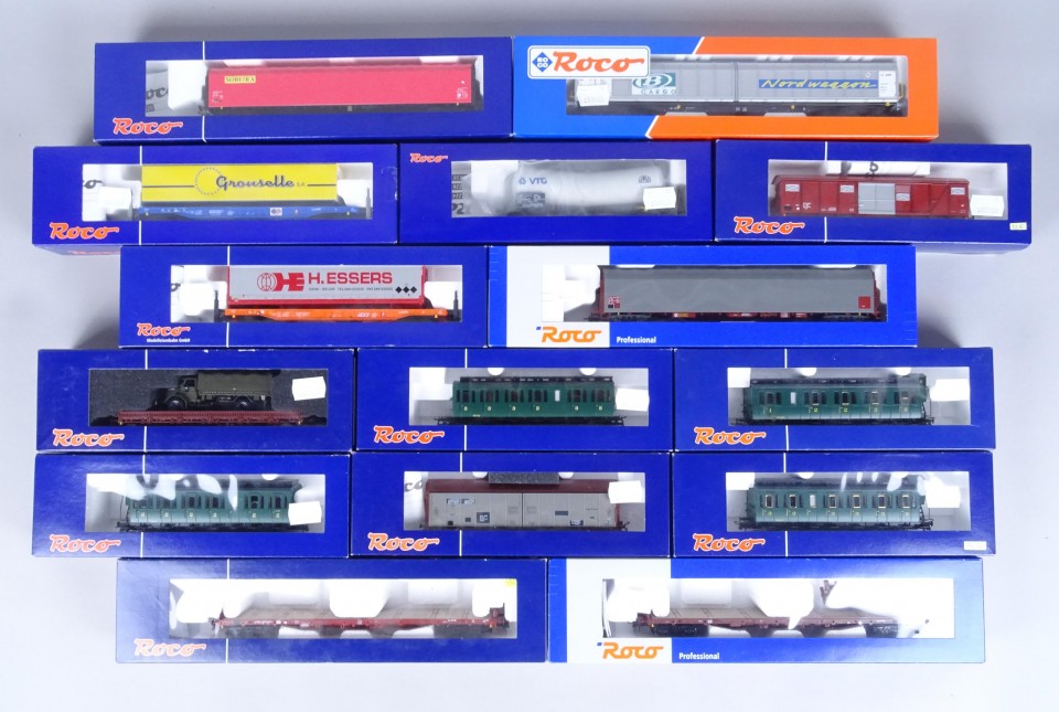 Jouet : Train ROCO HO AC : coffret avec locomotive diesel avec 4 wagons Fbl