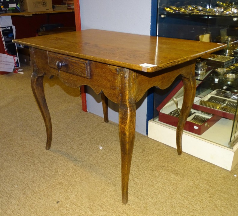 Table à gibier d'époque Régence en bois naturel