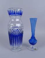 Verrerie : cristal signé Val St Lambert bleu/incol (2) : Vase taillé et soliflore