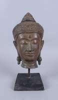 Asiatique : sculpture thai ancienne en bronze - Tête de divinité -