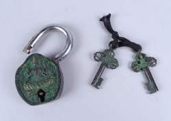 Objet : Cadenas a/ clés décoré d'une divinité indienne
