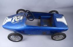Jouet : Morellet et Guérineau , Lotus F1 , voiture à pédales en tôle bleue (rouille)