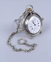 Bijou : Montre de gousset chronographe en argent mvt à remontoir mono poussoir (En état , bosse ) avec porte-montre en métal