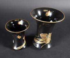 Céramique: 2 vases en porcelaine de Hutschenreuther (D) de LEONARD Paris décor C
