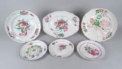 Céramique: (6) 3 plats et 2 assiettes en faïence (1 avec egr)  Les Islettes à dé