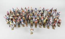 Jouet : 68 soldats de plomb peints de la marque STARLUX (bon état gen , 1acc , décol) comprenant Napoléon