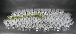Verrerie : Service de verres sur pied en cristal taillé Val Saint Lambert modèle Mery