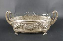 Argenterie : Jardinière en métal argenté et cristal taillé circa 1900