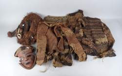 Africain : Costume Pende(2) + masque de circoncision Congo