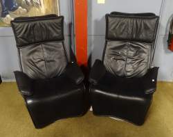 Meuble : Paire de fauteuils designer HJELLEGJERBE