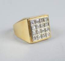 Bijou : Bague/chevalière en or jaune 18K pavée de 16 diamants taille 8/8