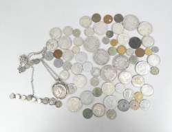 Collection de pièces de monaie : pièces en argent (avec collier) poids total de 366 , 45g d'argent pur + qq pièces au kilo + petit bracelet