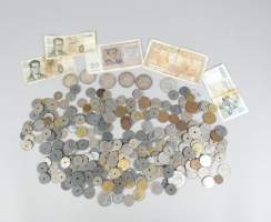 Collection de pièces de monnaie dont argent et quelques pièces au kilo + quelques billets (état moyen)