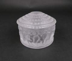 Verrerie : Bonbonnière signé Lalique France en cristal pressé - moulé sablé à décor d'une frise d'enfants