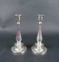 Argenterie : Paire de bougeoirs en argent (pt chocs) lestés