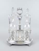 Argenterie : Huilier/vinaigrier en argent + paire de carafes en cristal taillé