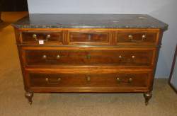 Meuble : Commode Louis XVI 5 tiroirs (mq 1 quincaillerie) appliques dessus marbre St Anne fin 18eS début 19eS