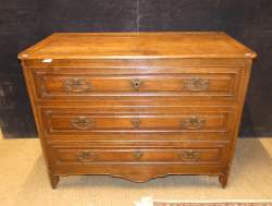 Meuble : Commode en chêne de style Louis XVI fin 18eS début 19eS