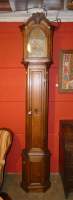 Meuble : Horloge de parquet (pt mq) en chêne dessus chapelle au panier fleuri fin 18eS mouvement liégeois