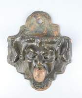 Objet : Bénitier polychrome (1 rest , egr) en terre cuite - tête de Diable - 17eS