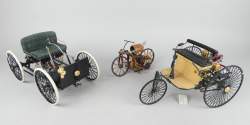 Collection : Véhicules Franklin MINT dont 2 avec certificat : Quadricycle Ford 1/16e 1896 , Motorwagen/ Mercedes Benz 1/8e 1886 , Daimler Reitwagen 1/8e 1885