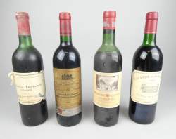 Vin : (4pcs) Lamarzelle Figeac St Emilion Grand cru 1990 (usure étiquette) + Chat. Trotanoy Pomerol 1974 + Chat. Mazeyres Pomerol 1967 + Lalande Pomerol 1994