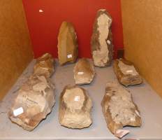 Objet : 8 Silex taillés : nucleus / livres de beurre Néolithique provenance ABILLY / PRESSIGNY Indre - Loire France