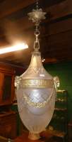 Luminaire : Lanterne goutte d'eau fin 19e début 20eS en bronze doré et cristal taillé mat têtes de bélier