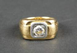 Bijou : Bague/chevalière en or jaune 18K sertie d un diamant solitaire