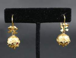 Bijou : Paire de boucles d'oreilles en or jaune 18K