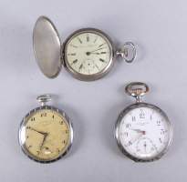 Bijou : Montre de gousset en argent niellé mouvement à remontoir (3) (En état) : Savonnette Tavannes Watch (mqe) , IAXA , Chronomètre L.Nicolas Liège