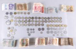 Collection de pièces de monnaie : petit lot en euros , en argent et quelques pièces au kilo, 82,50 euros en pièces de 2 , 1 et 0 , 50 euros