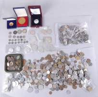 Collection de pièces de monnaie : petit lot en argent et gros lot de pièces au kilo