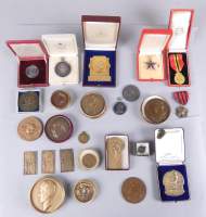Collection : (25pcs) 5 médailles en argent + 17 médailles en bronze dont : l'Effort de DUPON , Jeux Grenoble 1968 COEFFIN... + 3 médailles militaires