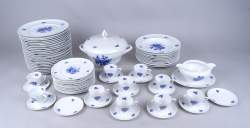 Céramique: (60) service à diner en porcelaine Royal Tettau Germany décor de fleu