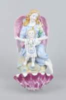 Céramique: Bénitier biscuit polychrome -Jésus et ange- début 20èS H:30cm