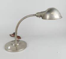Luminaire: Lampe de bureau/ atelier Vintage chrome patiné H:env33cm (usure, pt o
