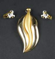 Bijou: Pendentif en métal doré ORENA Paris H: 7,5cm + paire de clips d'oreilles