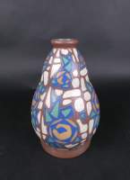 Céramique : Vase en faïence piriforme signé en creux REVERNAY en céramique polychrome