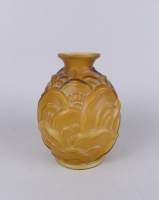 Verrerie : Vase Art Déco en verre moulé (egr , pt ecl) SCAILLMONT signé CATTEAU Charles