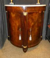 Meuble : Demi-lune en acajou appliques en bronze d'époque Empire dessus marbre