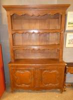 Meuble vaisselier de style Louis XV en chêne 20eS