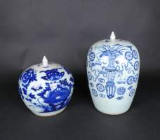 Asiatique : 2 pots à gingembre en porcelaine de Chine fin 19e/déb 20eS (écl)