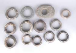 Africain : Bracelets en pierre Mali (+ - 13pcs)