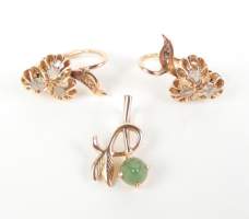 Bijou : Paire de boucles d'oreilles et pendentif en or russe poinçon 56 (583 millièmes 14K) serti d'éclats de diamants et d'une pierre verte