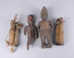 Africain: 2 Statuettes Ibiji (acc,mq) + poupées de fécondité Nigeria (4pcs)