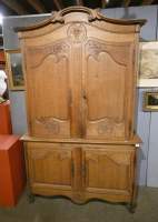 Meuble 2 corps cauchois en chêne sculpté 19eS