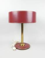 Luminaire : Lampe Vintage dans le goût de Jacques ADNET fût en cuivre doré abat - jour et terrasse en simili cuir H : 4 , 5cm