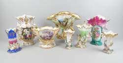 Céramique : Cornets (ecl , rest) en porcelaine (8pcs) dont 1 paire décor de fleurs et rehauts d'or H : de 16 à 29 , 5cm