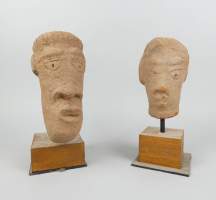 Africain : statuettes funéraires sur socle Nok Nigeria